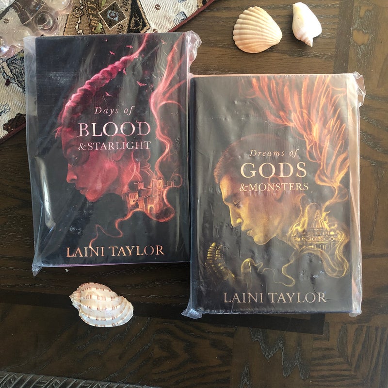 Illumicrate Special Edition of Days of Blood and Starlight & Dreams of Gods and Monsters 