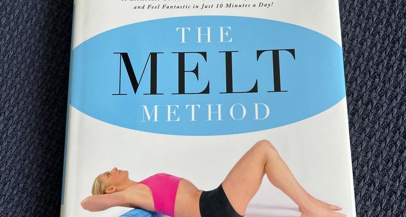 The MELT Method: A Breakthrough Self-Treatment System to Eliminate Chronic  Pain, Erase the Signs of Aging, and Feel Fantastic in Just 10 Minutes a  Day!: Hitzmann, Sue: 9780062065353: : Books