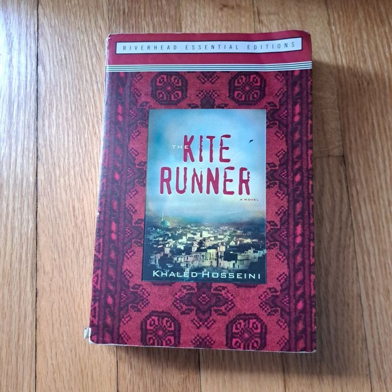 The Kite Runner (Essential Edition)