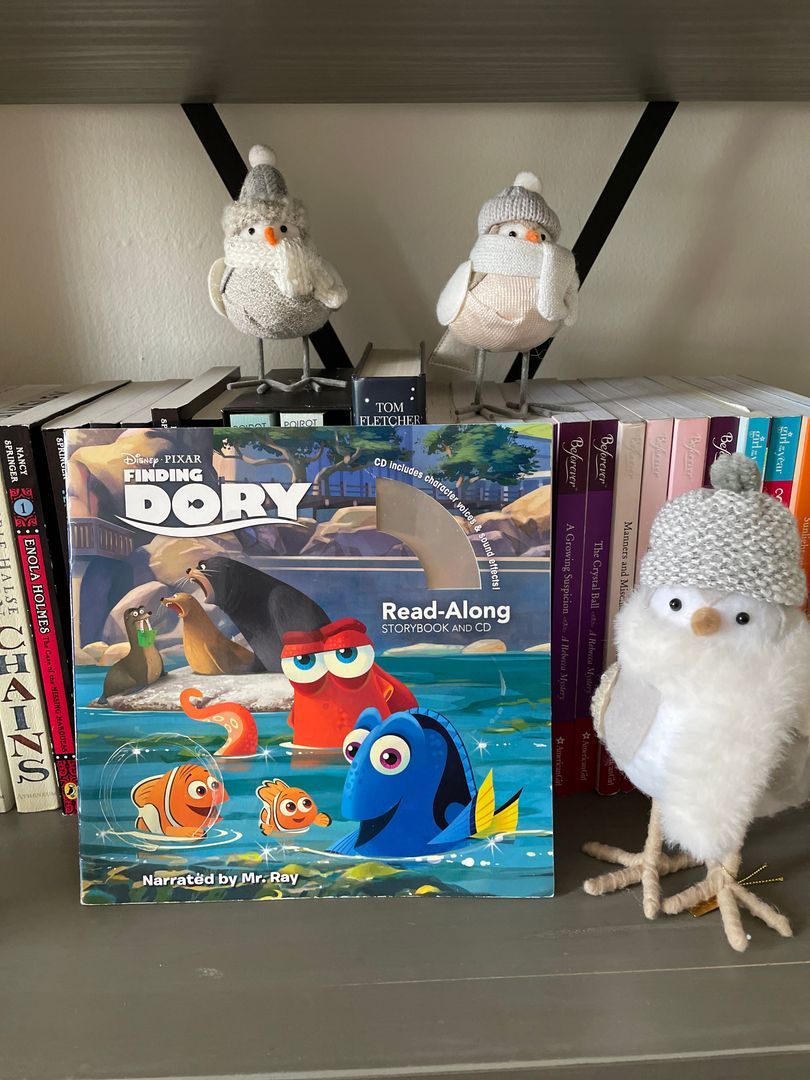 Finding Dory (Read-Along Storybook And CD)