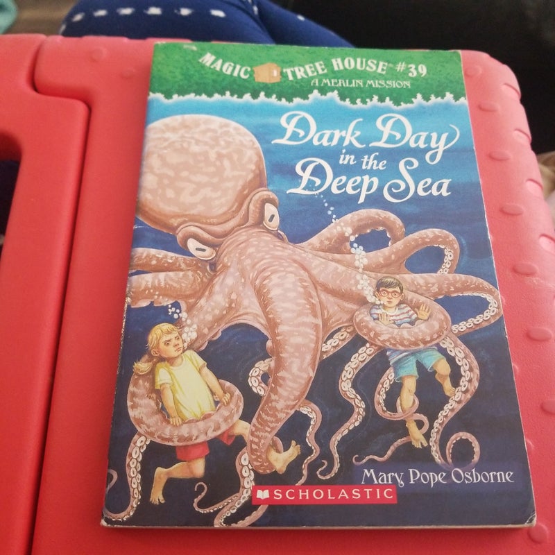 Dark day in the deep sea 