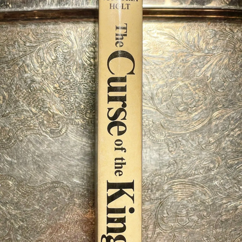 1973 The Curse of the Kings by Victoria Holt Hardcover w/ DJ VINTAGE 