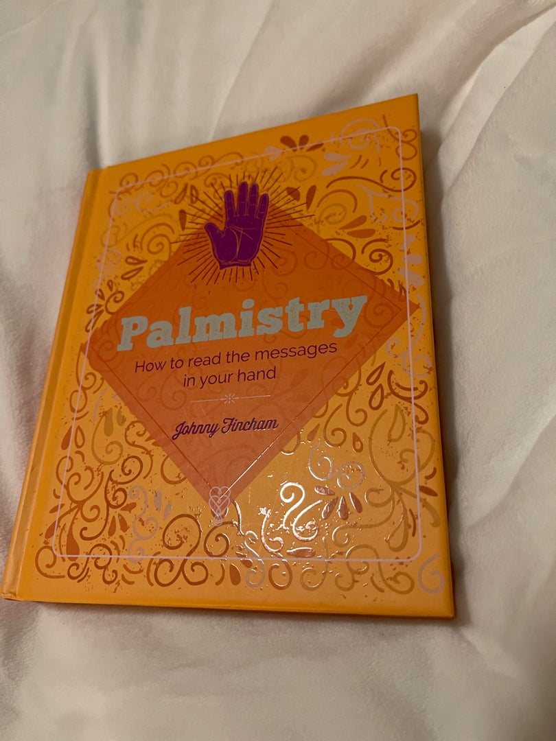 The Essential Book of Palmistry