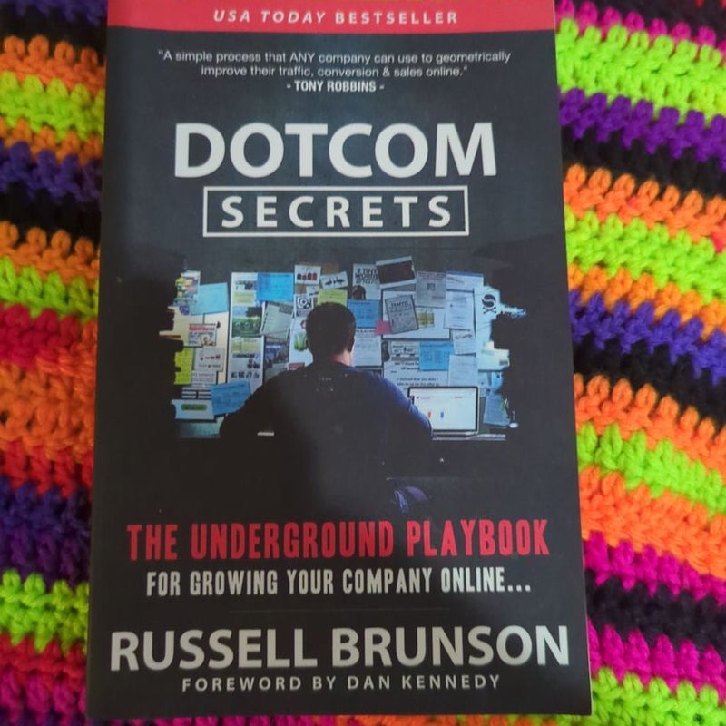 DotCom Secrets by Russell Brunson, Paperback | Pangobooks