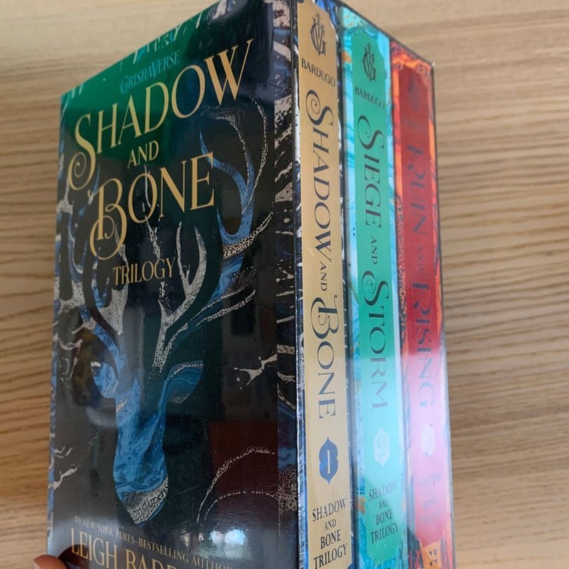 The Shadow and Bone Trilogy Boxed Set