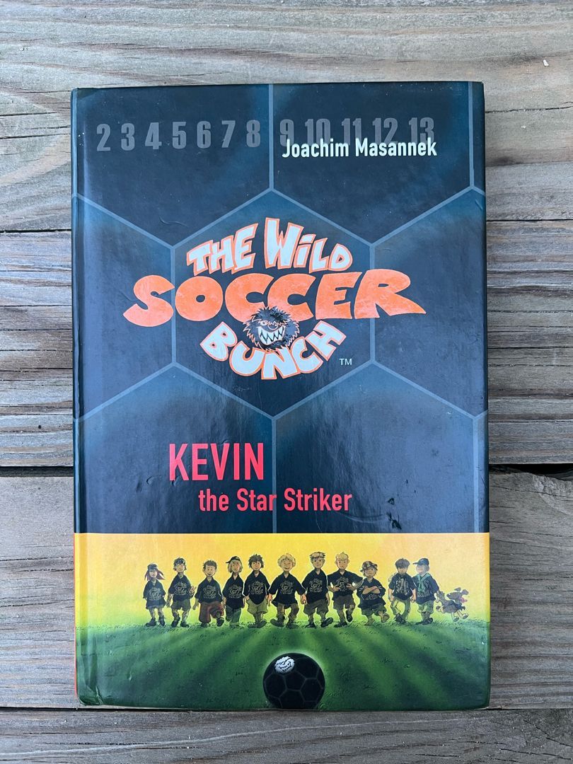 The Wild Soccer Bunch Book 1, Kevin the Star Striker