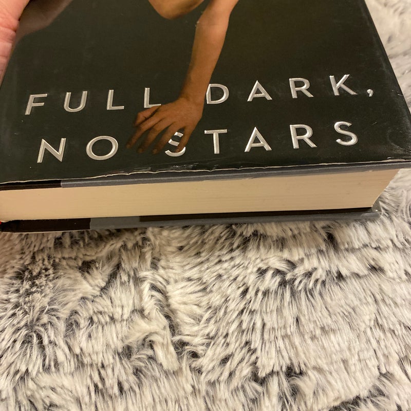 Full Dark, No Stars