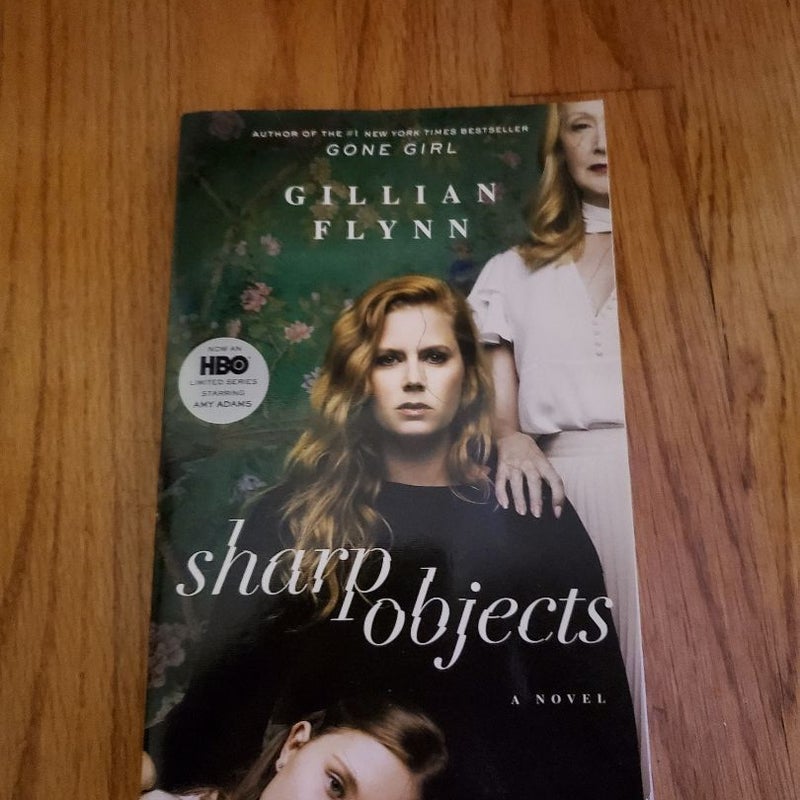 Sharp Objects (Movie Tie-In)