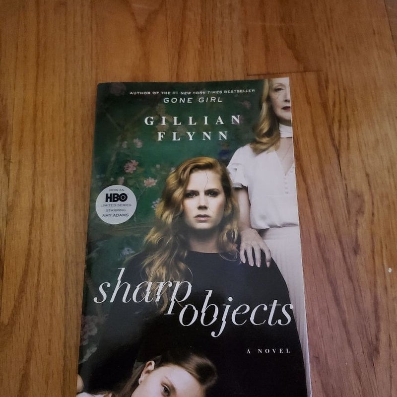 Sharp Objects (Movie Tie-In)