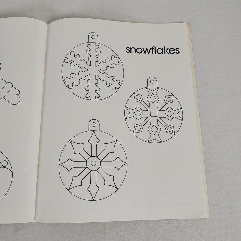 Make & Color Your Own Christmas Decorations 
