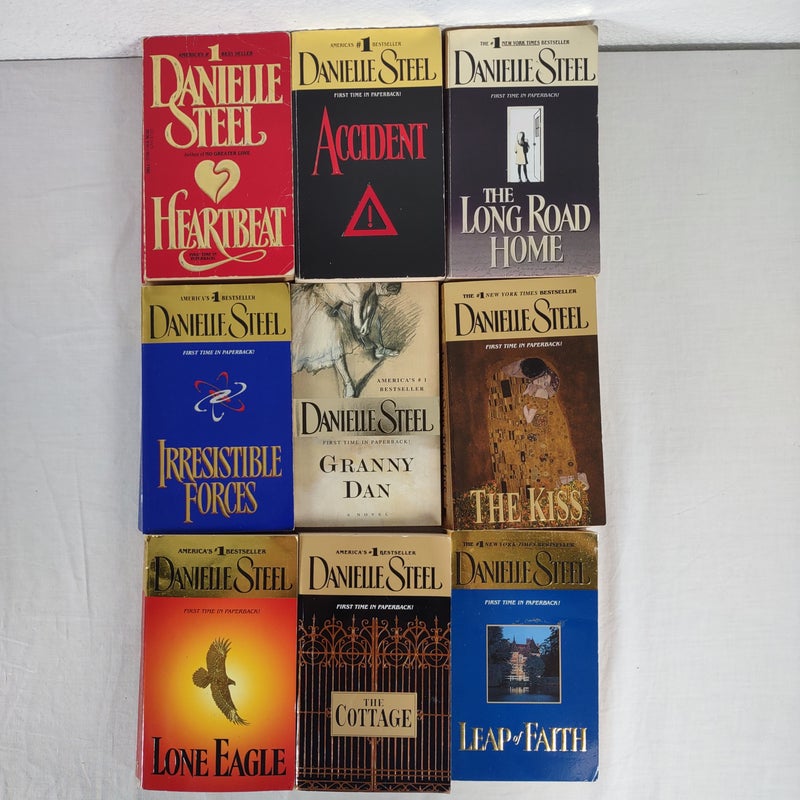 9 Danielle Steel Novels