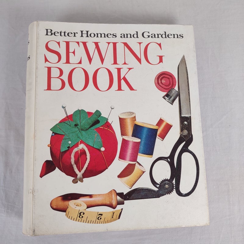 Better Homes and Gardens Sewing Book