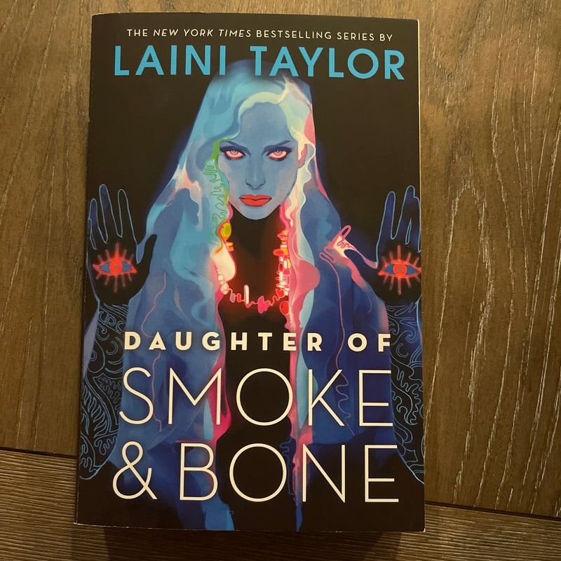 Daughter of Smoke and Bone Series