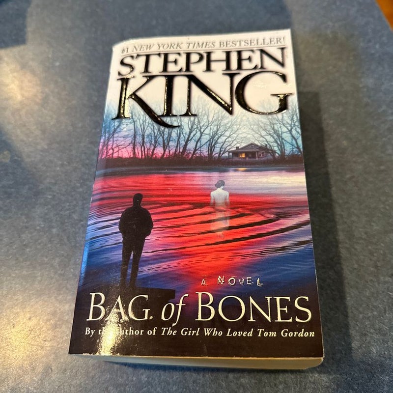  Bag of Bones: 9780671024239: King, Stephen: Books