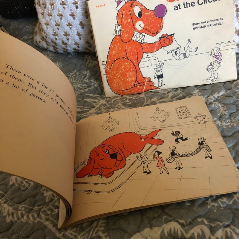 Clifford's Tricks by Norman Bridwell, Paperback | Pangobooks