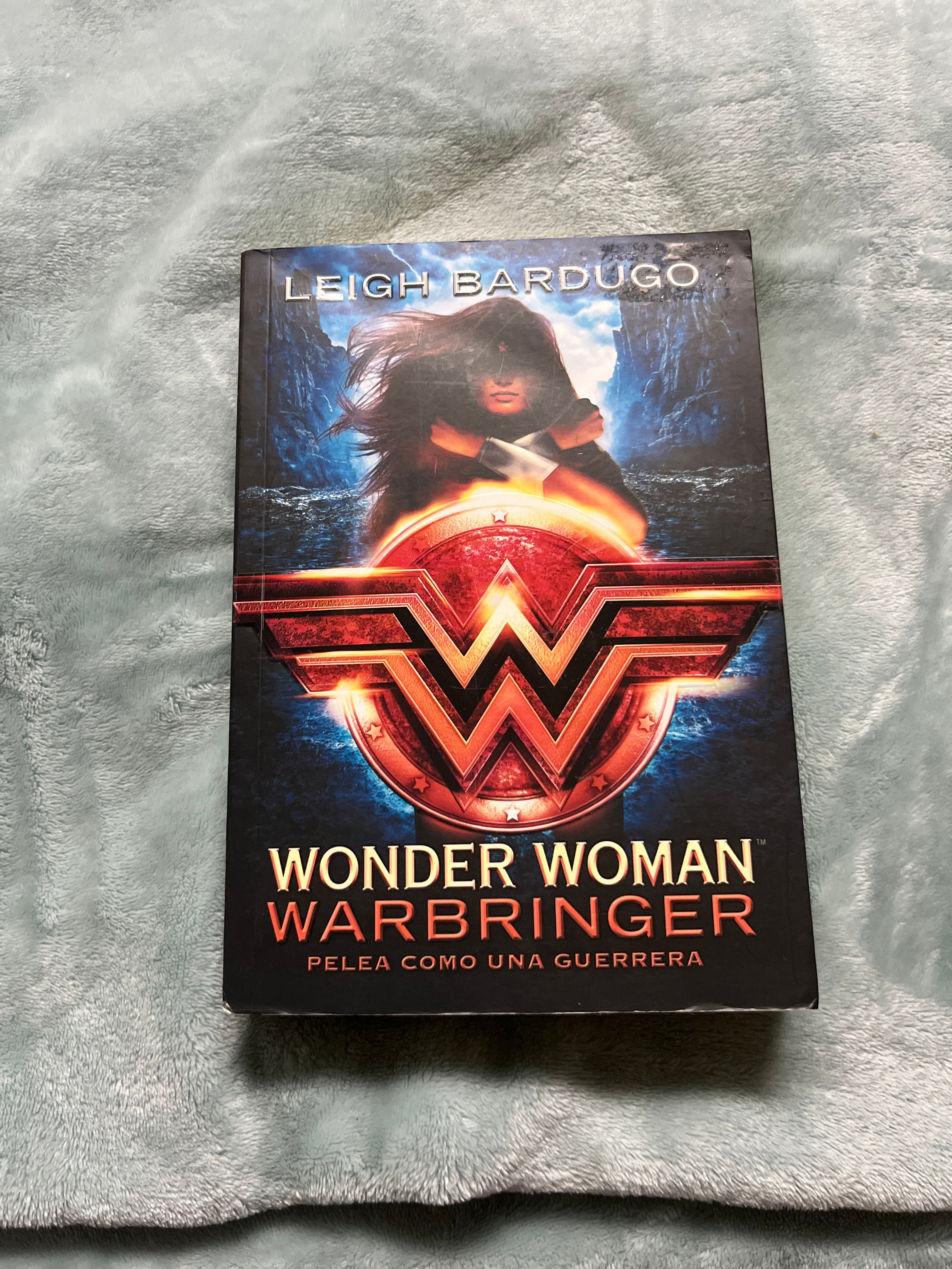 Wonder Woman: Warbringer: Pelea Como una Guerrera (Spanish Edition)