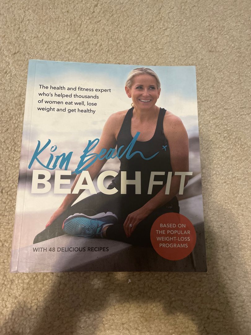 Who's　and　of　from　Helped　Women　Kim　Lose　Thousands　Beach　Paperback　Fit:　Expert　Eat　and　Beach,　Health　the　Fitness　by　Healthy　Well,　Get　Weight　Pangobooks