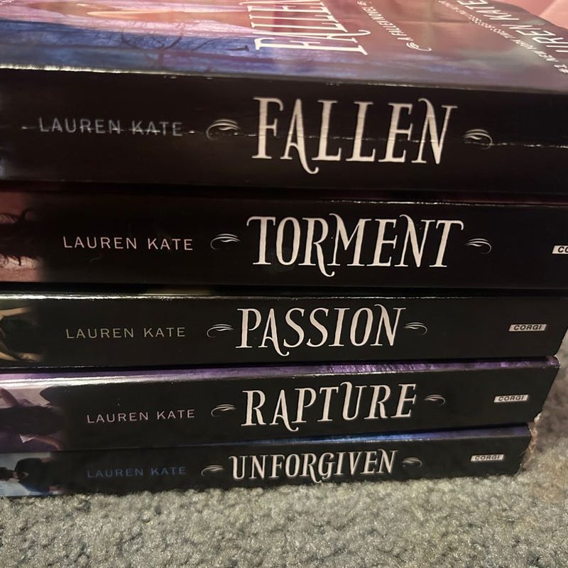 Fallen series(missing fallen in love)