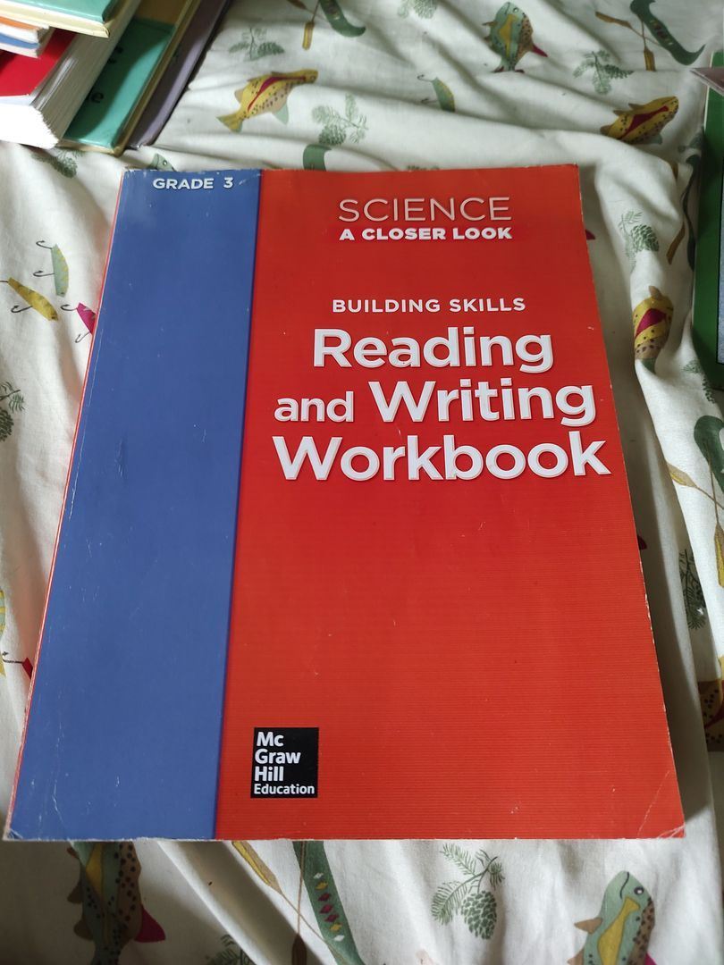Look,　3,　Paperback　Writing　a　and　Grade　Hill,　McGraw　Science　Pangobooks　Workbook　in　Science,　Reading　Closer　by