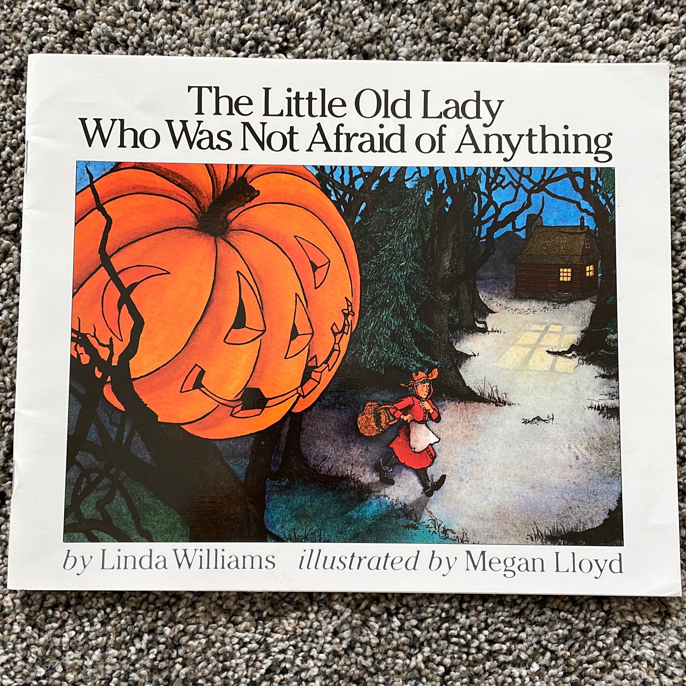 Was　Paperback　Little　by　The　Old　Not　Lady　Williams,　of　Who　Afraid　Pangobooks　Anything　Linda