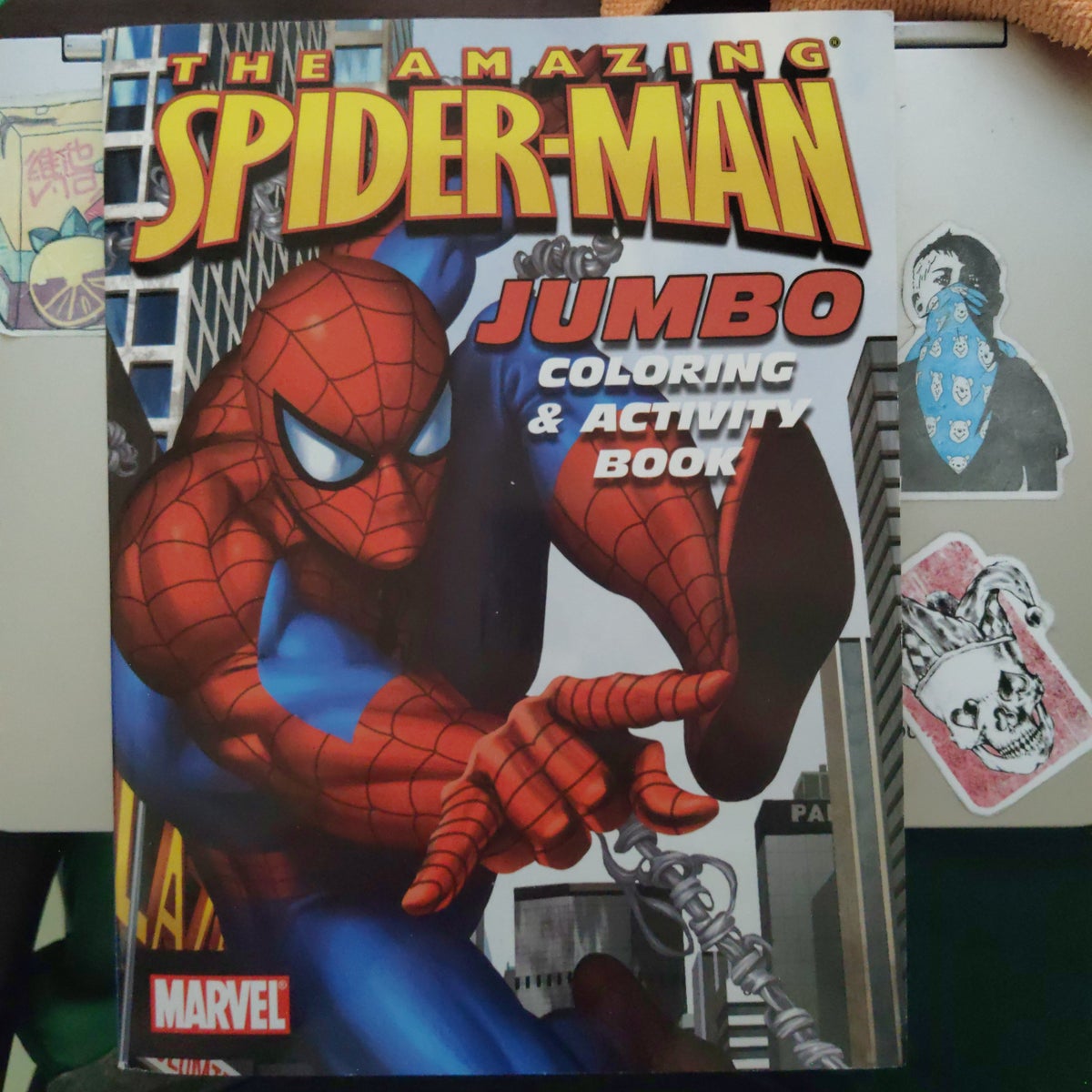 Spider-man Coloring & Activity Book With Jumbo Crayons: Marvel:  9781601390509: : Books