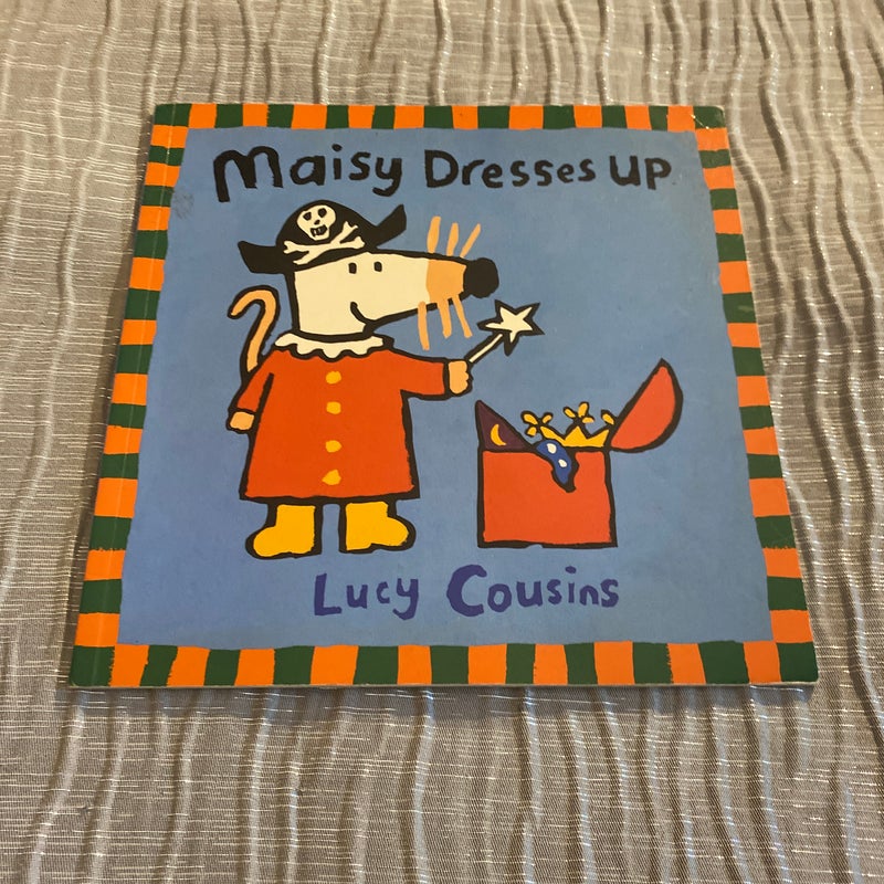 Maisy Dresses Up