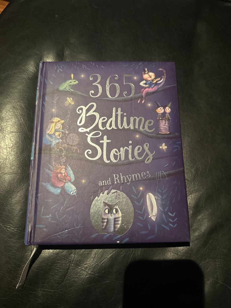 365 Bedtime Stories and Rhymes (Deluxe Edition)