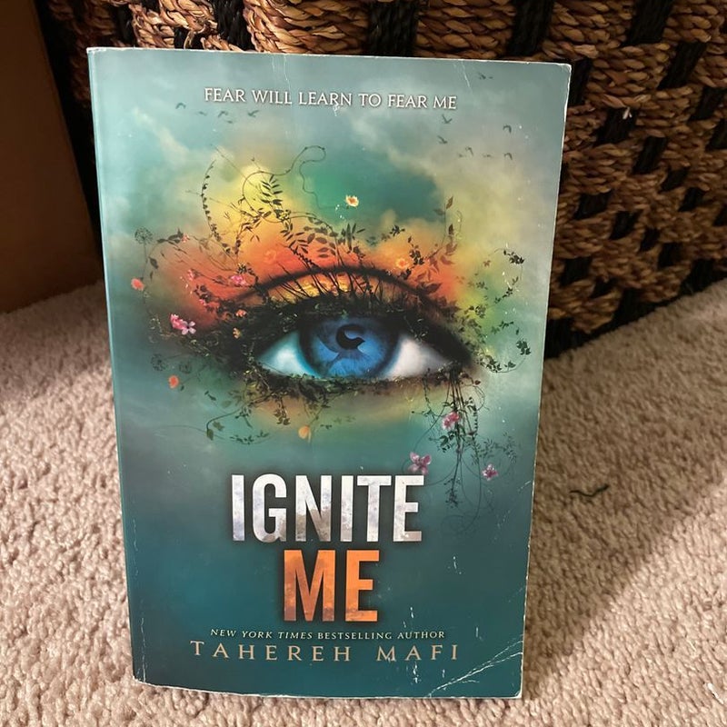 Shatter Me series (books 1-3 & novella)