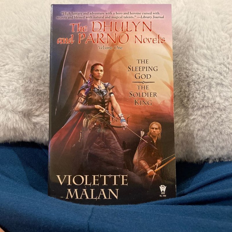 The Dhulyn and Parno Novels: Volume One