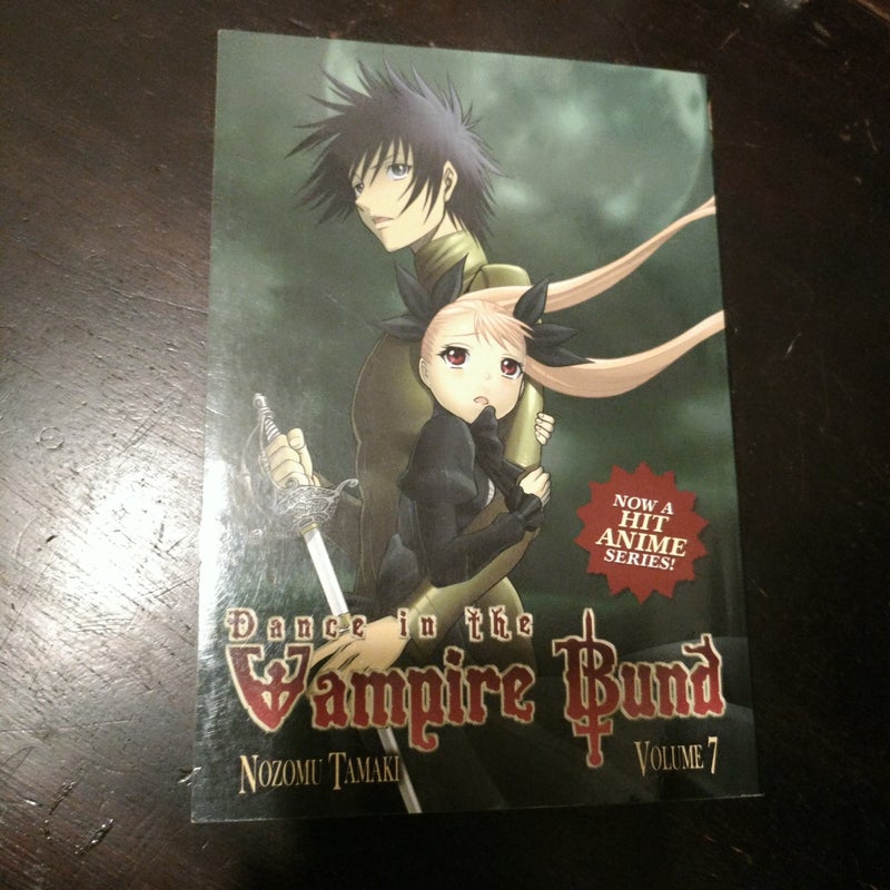 Dance in the Vampire Bund Vol. 7