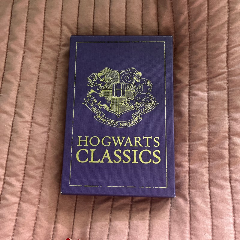 Hogwarts Classics Bundle (The Tales of Beedle the Bard & Quidditch Through the Ages)