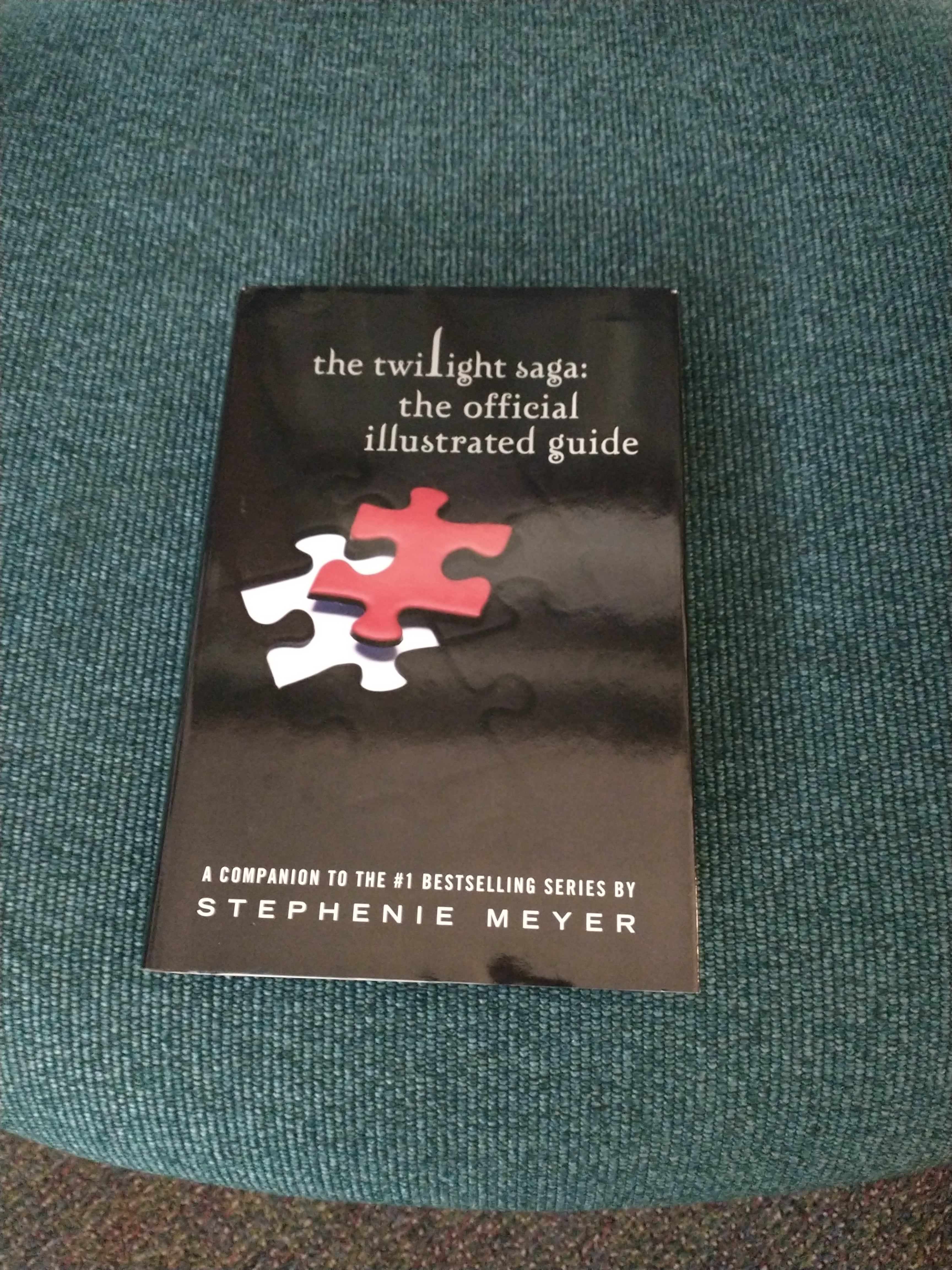 The Twilight Saga: the Official Illustrated Guide