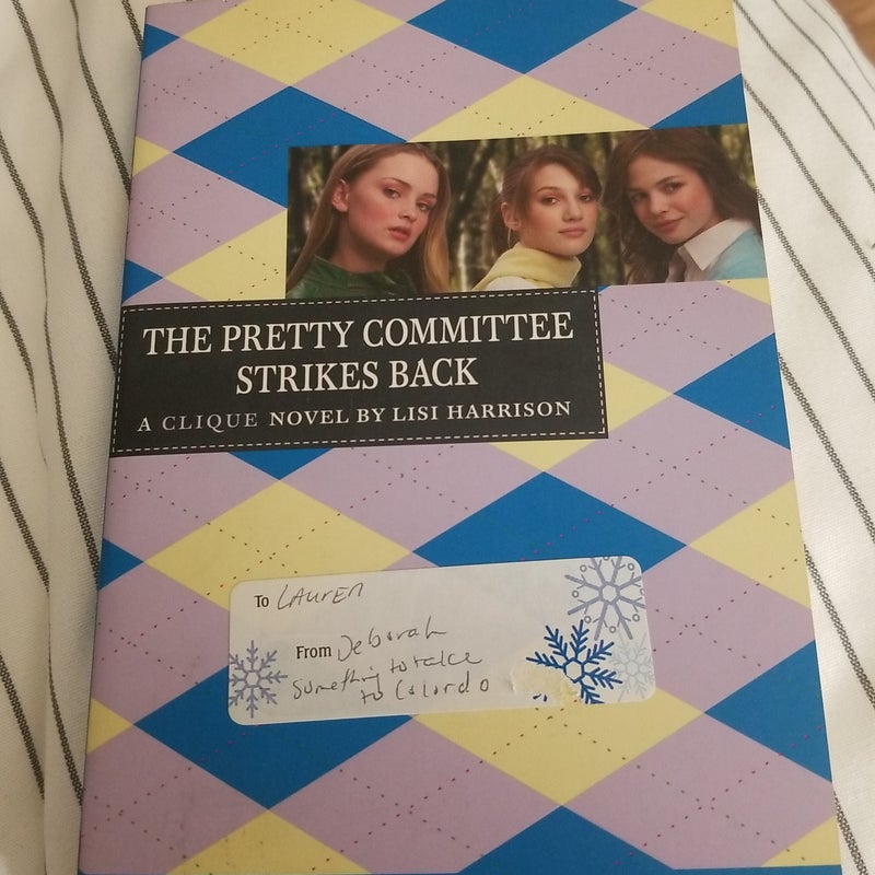 The Pretty Committee Strikes Back (The Clique #5)