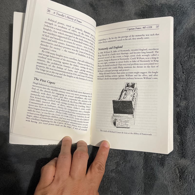 A Traveller's History of France