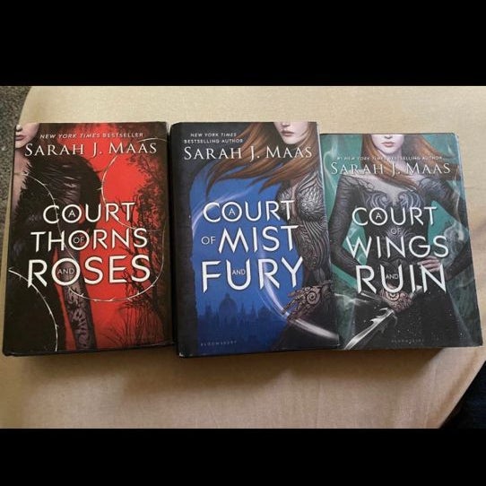 A court of thorns and roses series 