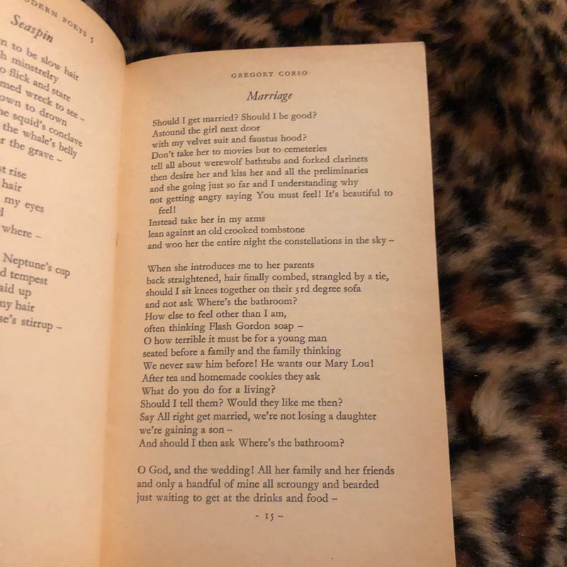 Penguin modern poets 
