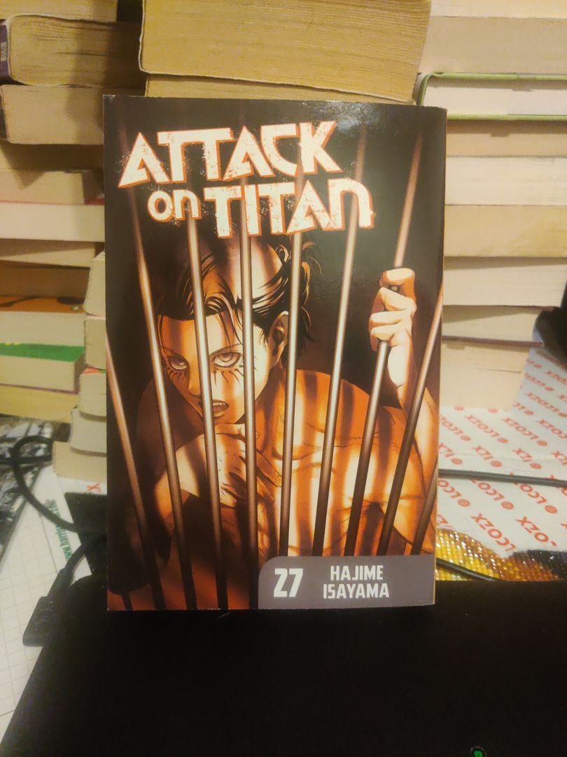 Attack on Titan 27