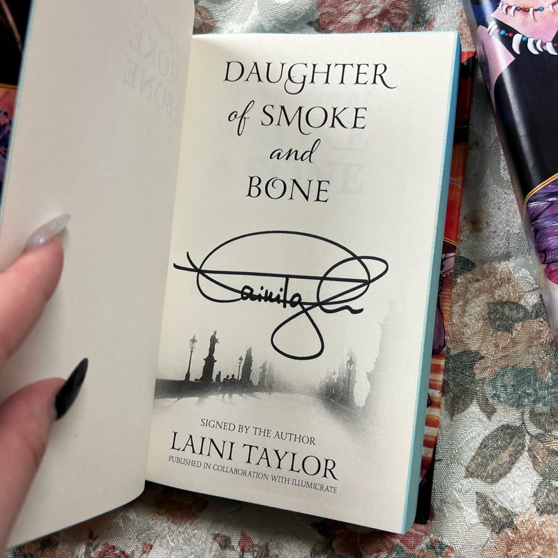 Illumicrate special edition of Daughter of smoke and bone by Laini Taylor