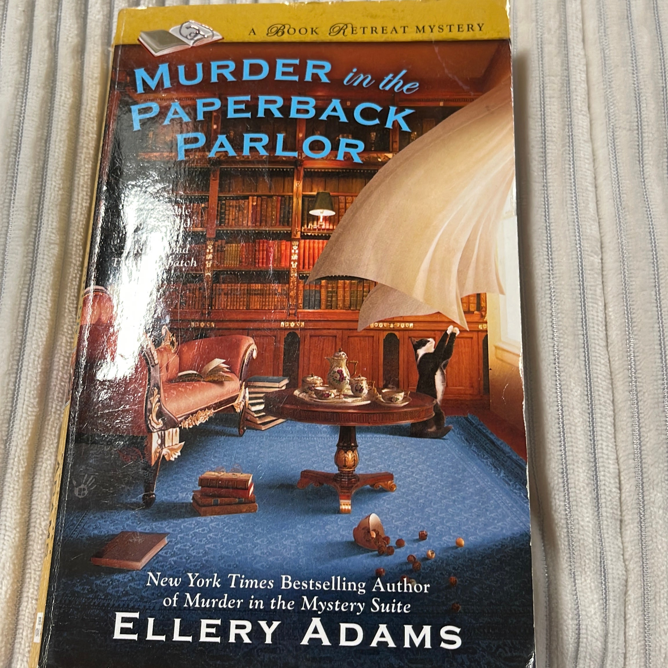 Murder in the Paperback Parlor