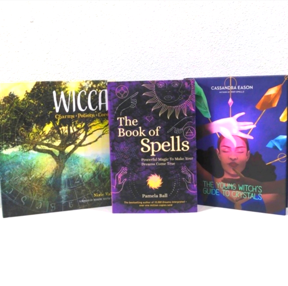 Wicca: Charms, Potions and Lore