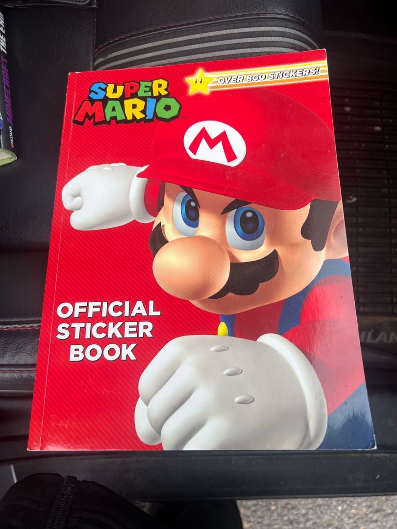 Super Mario Official Sticker Book (Nintendo®)