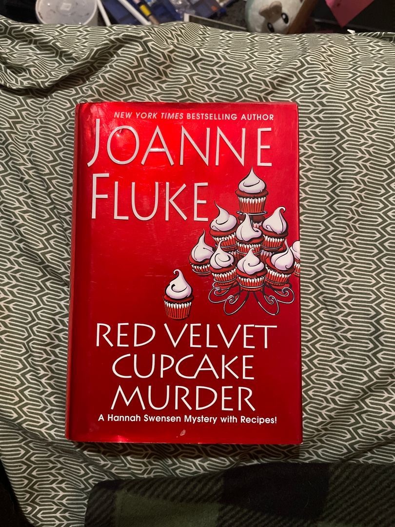 Red Velvet Cupcake Murder