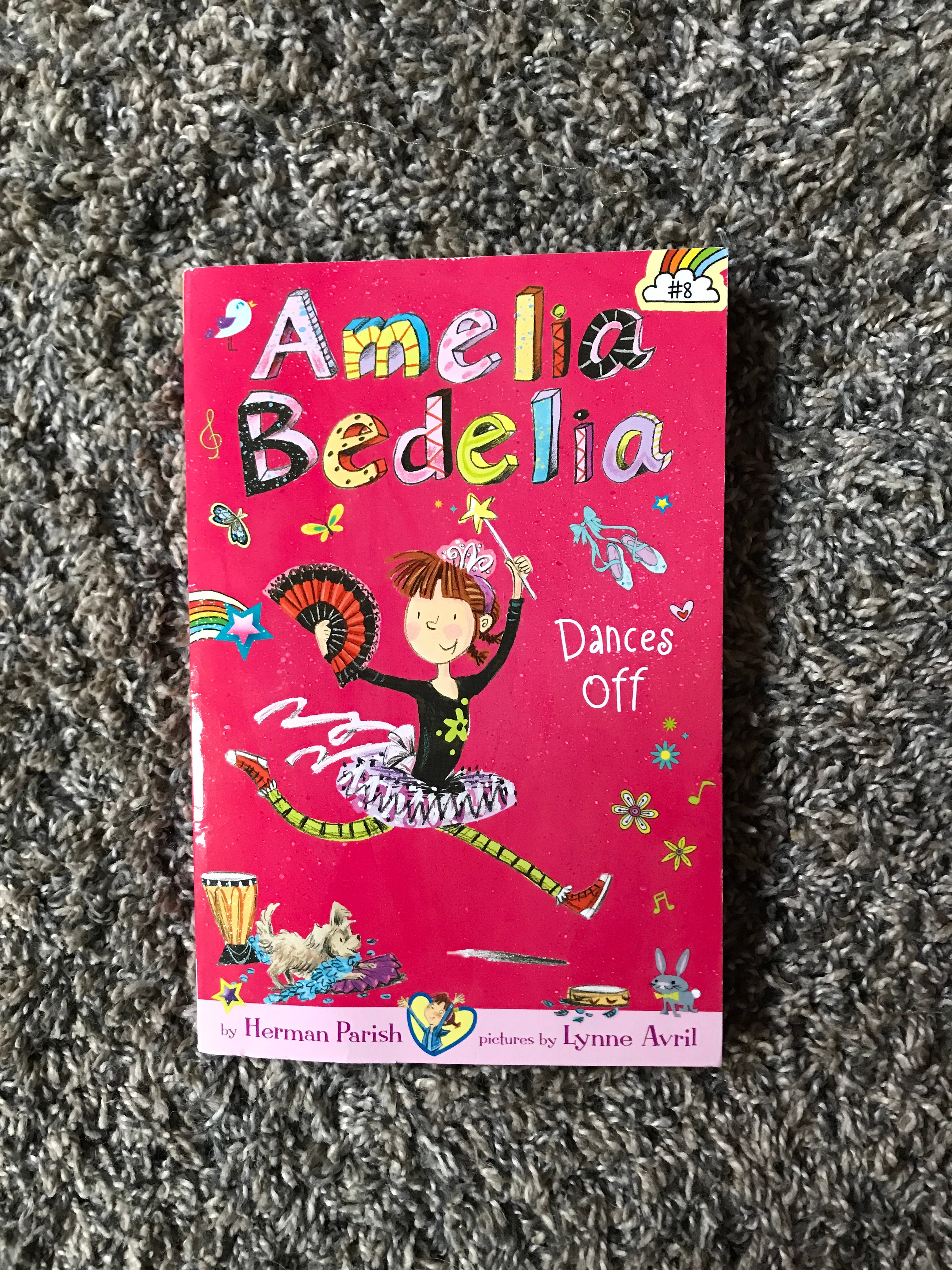 Amelia Bedelia Chapter Book #8: Amelia Bedelia Dances Off