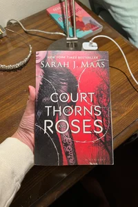 A Court of Thorns and Roses (Original Cover)
