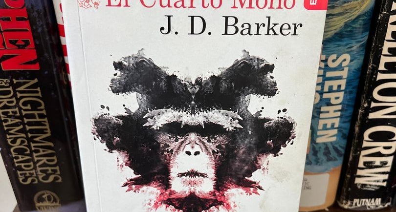 El cuarto mono/ The Fourth Monkey by J.D. Barker, Paperback