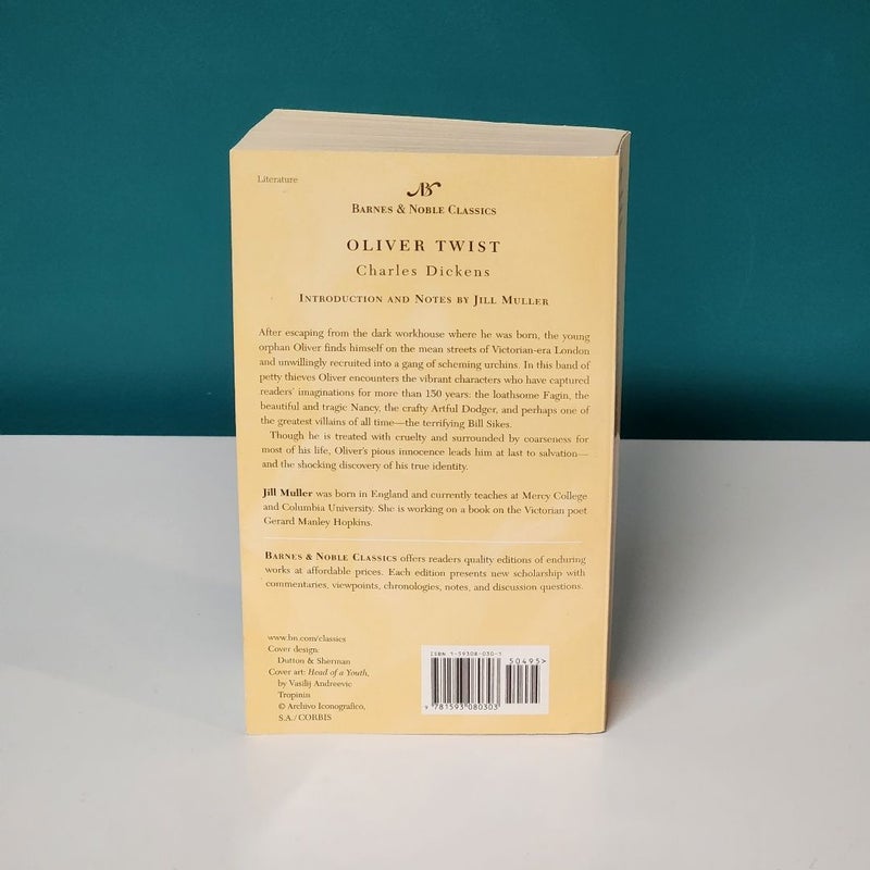 Oliver Twist ***Barnes & Noble Edition***