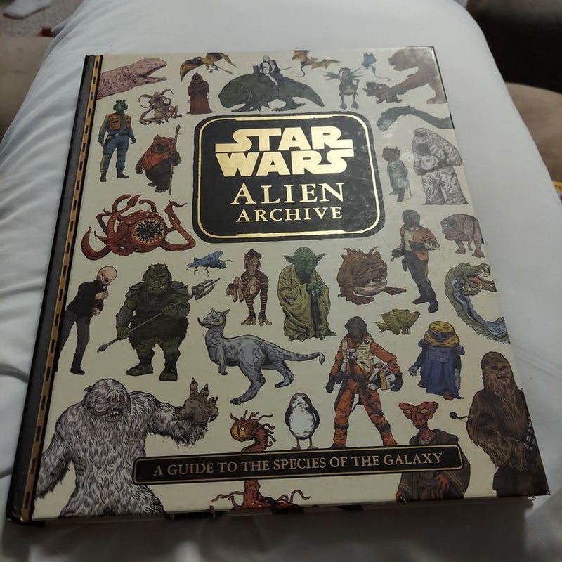 Star Wars: Alien Archive by Lucasfilm Press, Hardcover | Pangobooks