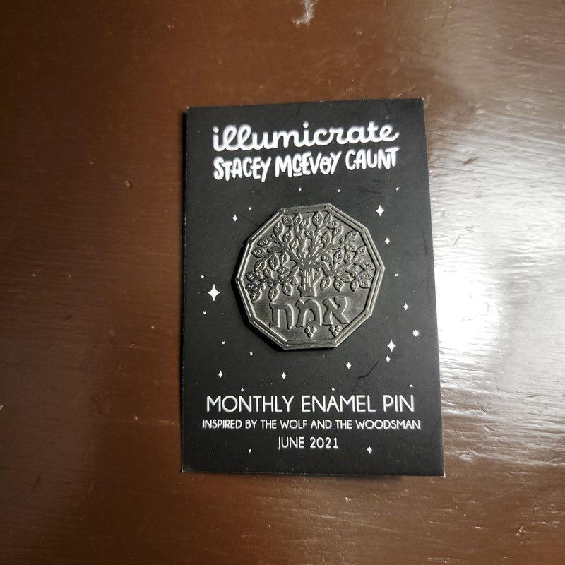 Illumicrate The Wolf and the Woodsman pin