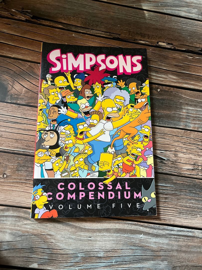 Simpsons Comics Colossal Compendium: Volume 5