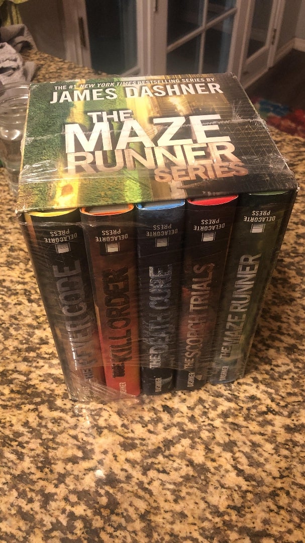 The Maze Runner Series Complete Collection Boxed Set (5-Book)